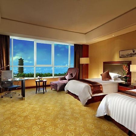 Jurong Yukun New Century Hotel Jiangsu Rom bilde